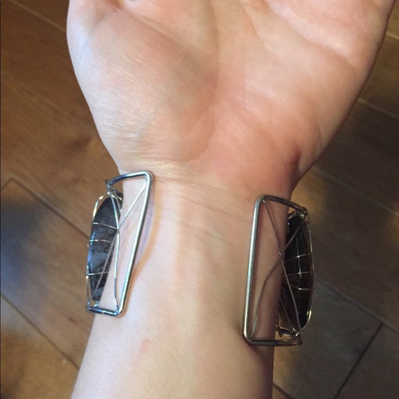 Adjustable cuff - Picture 5 of 5